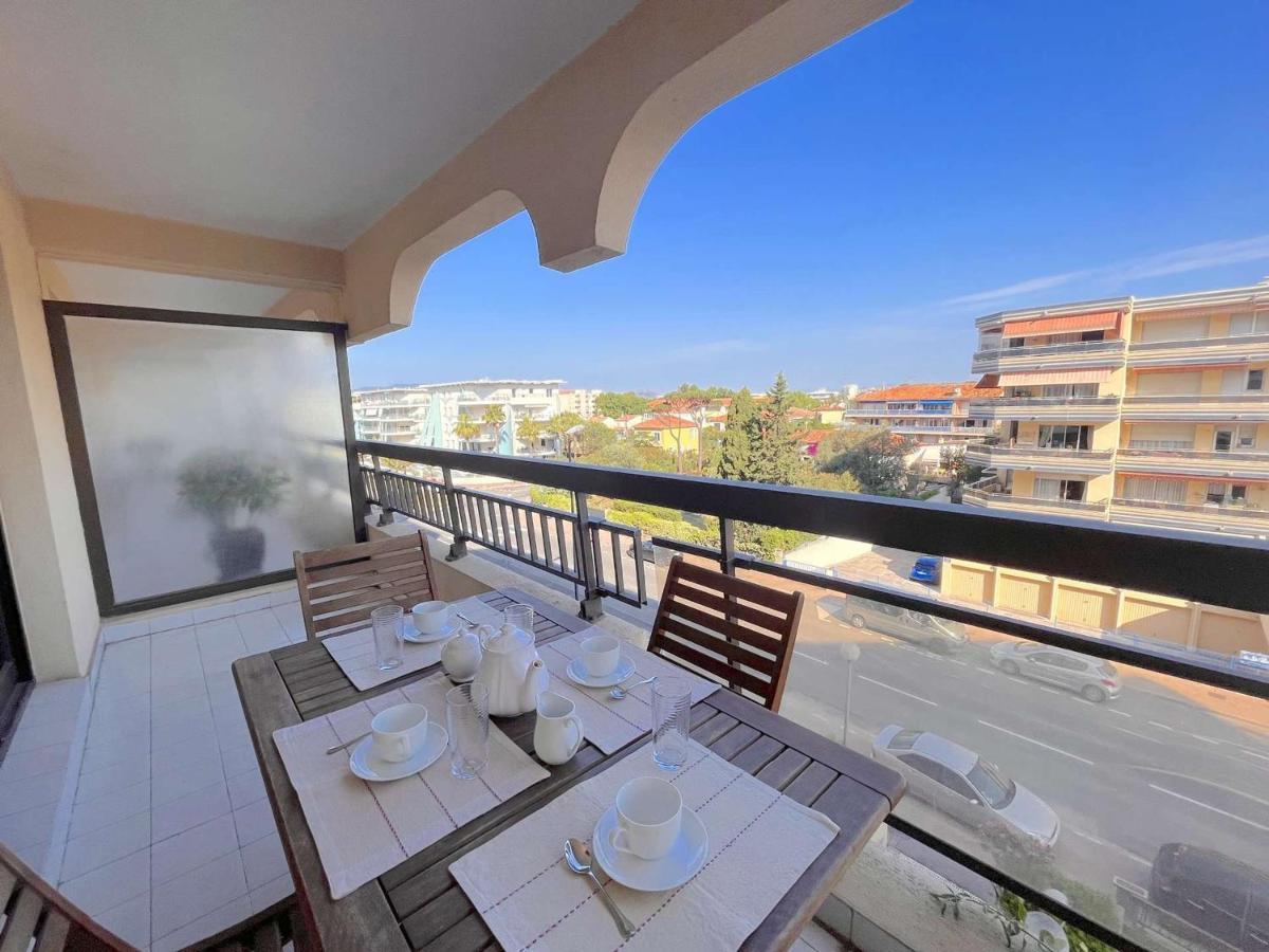 Studio Cabine A 200M De Port Frejus, Plage, Commerces, Terrasse, 4 Couchages, Menage Inclus - Fr-1-226A-31 外观 照片