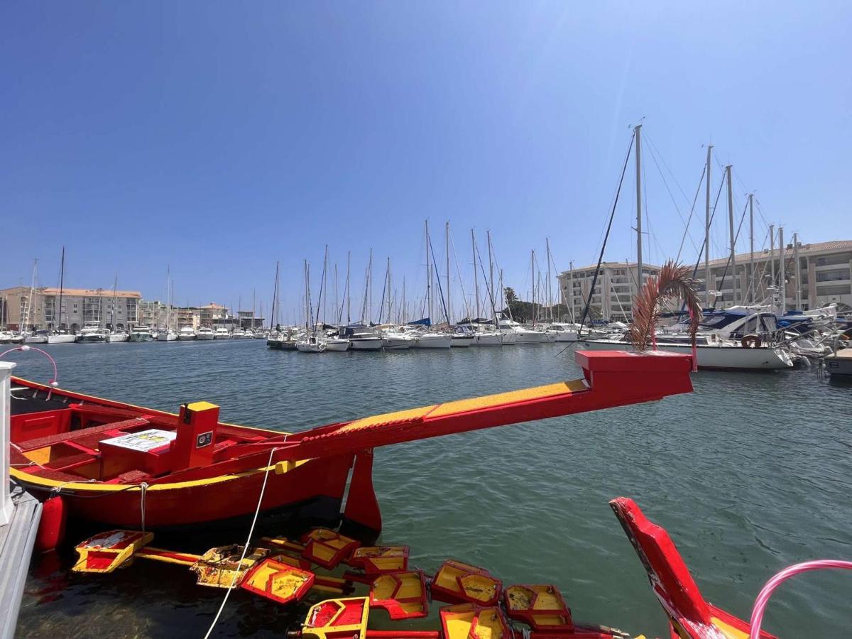 Studio Cabine A 200M De Port Frejus, Plage, Commerces, Terrasse, 4 Couchages, Menage Inclus - Fr-1-226A-31 外观 照片