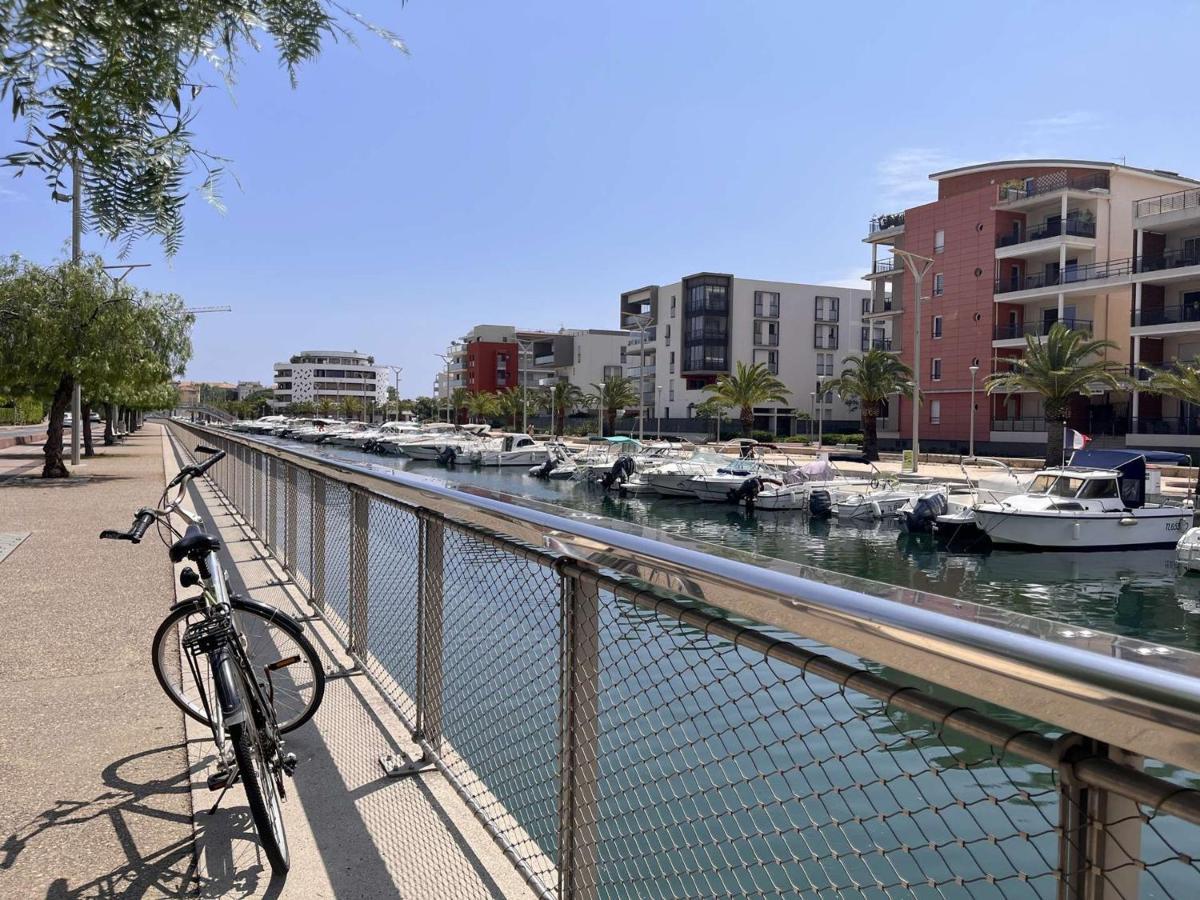 Studio Cabine A 200M De Port Frejus, Plage, Commerces, Terrasse, 4 Couchages, Menage Inclus - Fr-1-226A-31 外观 照片