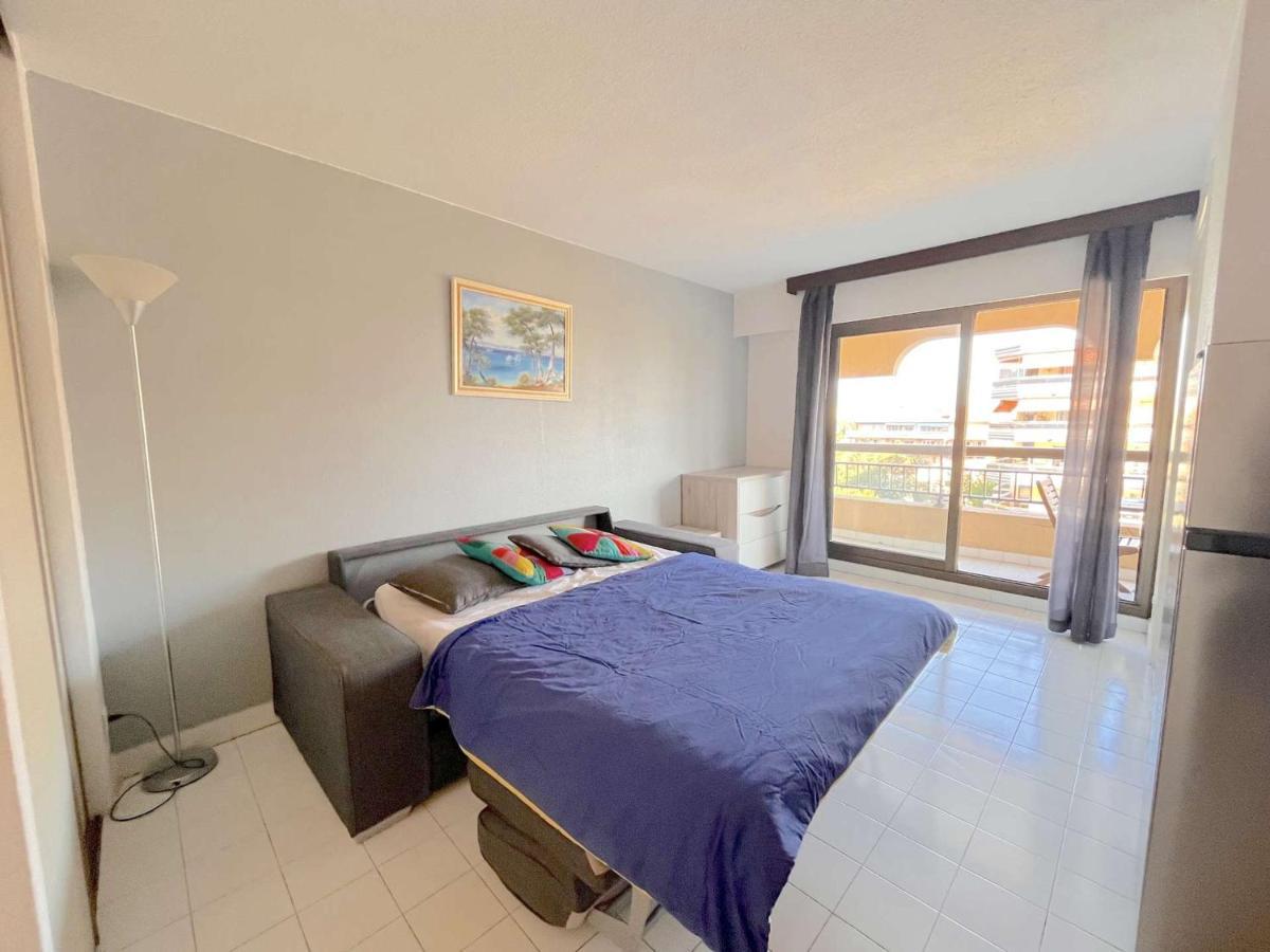 Studio Cabine A 200M De Port Frejus, Plage, Commerces, Terrasse, 4 Couchages, Menage Inclus - Fr-1-226A-31 外观 照片