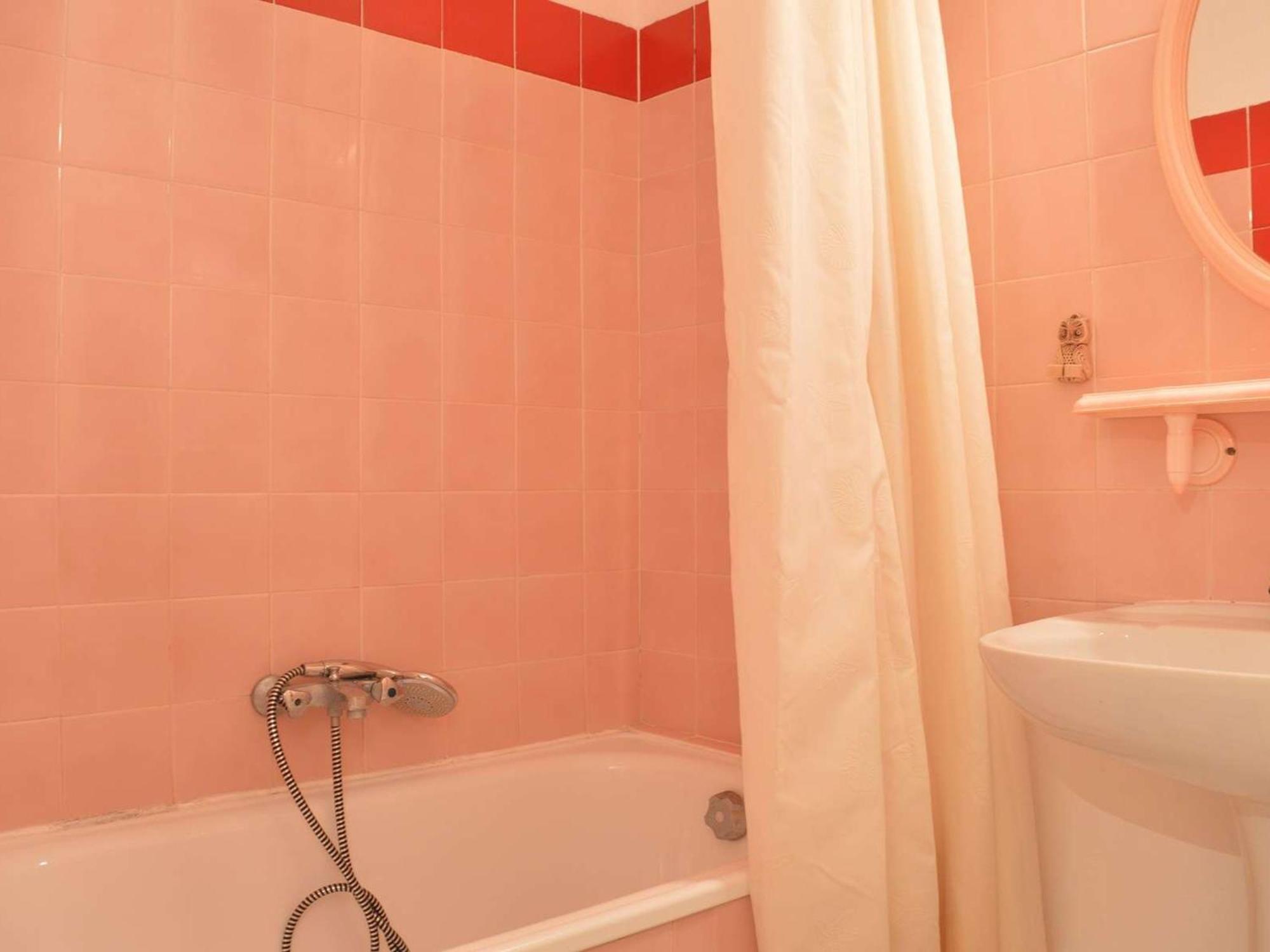 Studio Cabine A 200M De Port Frejus, Plage, Commerces, Terrasse, 4 Couchages, Menage Inclus - Fr-1-226A-31 外观 照片